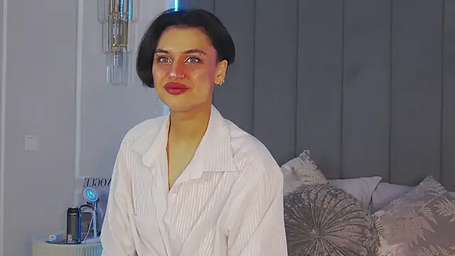 Snapshot of VioletAsh chatting on September 23, 4:37 am VioletAsh online show from September 23, 4:37 am