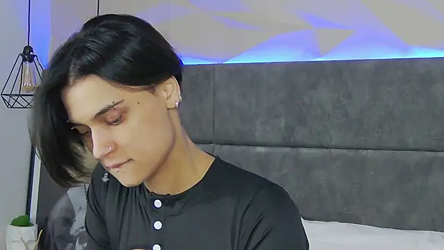 Snapshot of VioletAsh chatting on October 14, 4:46 am VioletAsh online show from October 14, 4:46 am