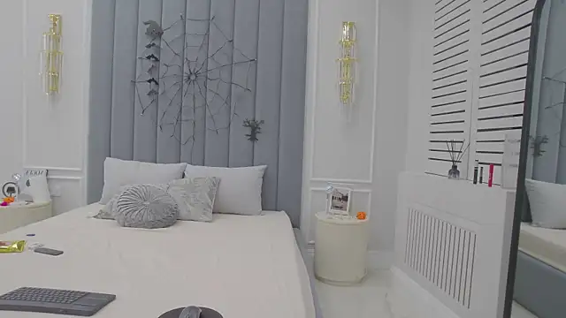 Snapshot of VioletAsh chatting on November 3, 4:25 am VioletAsh online show from November 3, 4:25 am