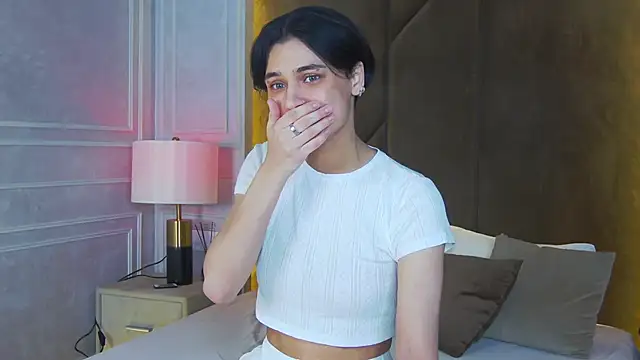 Snapshot of VioletAsh chatting on November 17, 4:40 am VioletAsh online show from November 17, 4:40 am