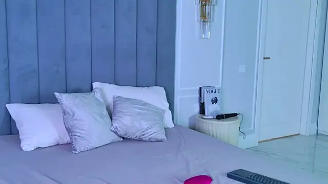 VioletAsh online show from June 7, 4:27 am
