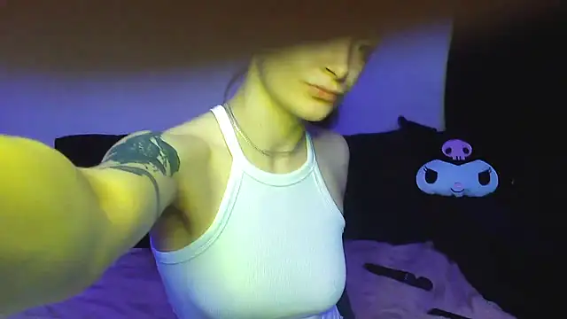   Leyla   online show from September 17, 7:04 pm