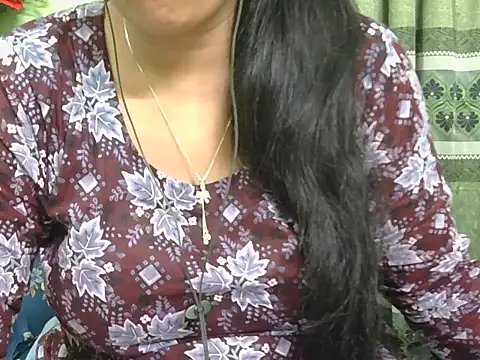 Snapshot of fairy_queen07 chatting on June 6, 6:34 pm fairy queen07 online show from June 6, 6:34 pm
