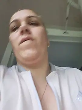 Snapshot of PalomaDesireee chatting on June 4, 5:57 am PalomaDesireee online show from June 4, 5:57 am