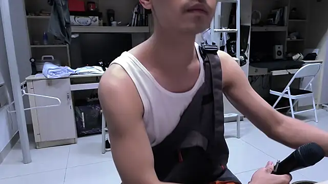 Snapshot of XTTX49 chatting on October 4, 2:15 pm XTTX49 online show from October 4, 2:15 pm