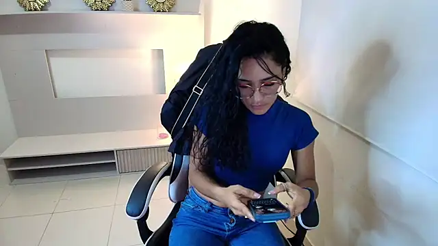 princequinn  online show from May 27, 12:07 am