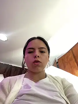 EmilyHarperr online show from October 3, 11:40 am