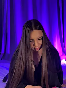 Chloe loo online show from September 19, 7:03 pm