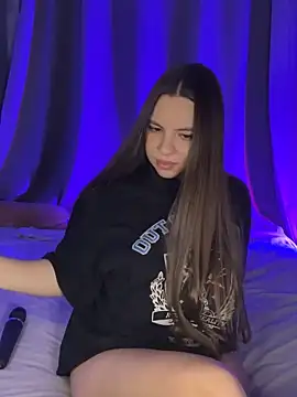 Chloe loo online show from October 5, 9:13 pm