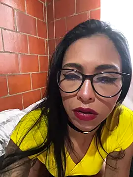 Snapshot of Emma__cumlovee chatting on October 23, 1:10 pm Emma cumlovee online show from October 23, 1:10 pm