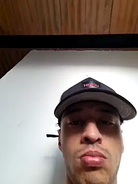 Santi2323xxX online show from December 1, 9:20 pm