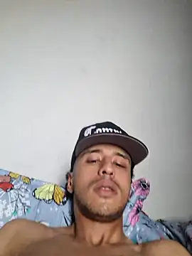 Santi2323xxX online show from May 6, 9:42 pm