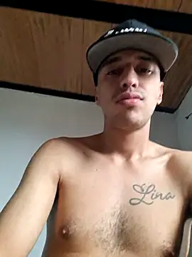 Santi2323xxX online show from July 8, 10:25 pm