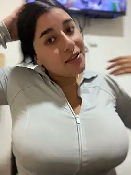 Snapshot of Tokio_Sakura chatting on February 6, 9:07 pm Tokio Sakura online show from February 6, 9:07 pm