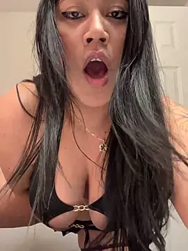 Snapshot of Myonlyprincess1 chatting on November 22, 3:27 am Myonlyprincess1 online show from November 22, 3:27 am