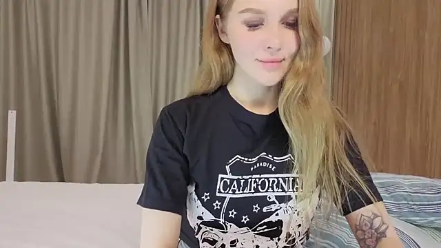 Snapshot of Brigitte_Bardot chatting on October 30, 5:31 am Brigitte Bardot online show from October 30, 5:31 am