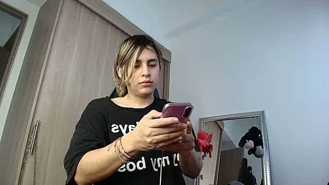 brunothompson3 online show from September 15, 10:32 pm