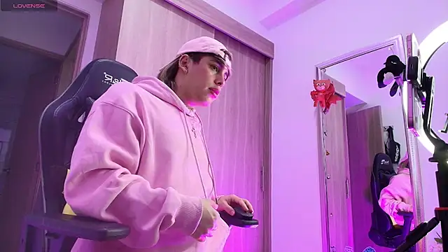 brunothompson3 online show from October 23, 4:23 am