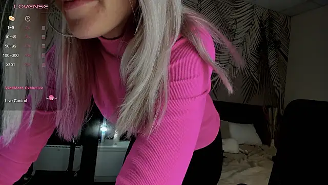 Kira Key online show from February 28, 1:50 am