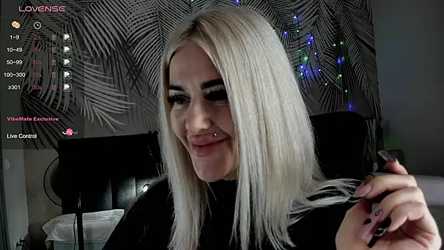 Kira Key online show from March 16, 1:55 am