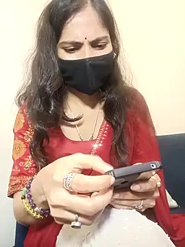 TheSassyGirl7 online show from December 20, 7:10 pm