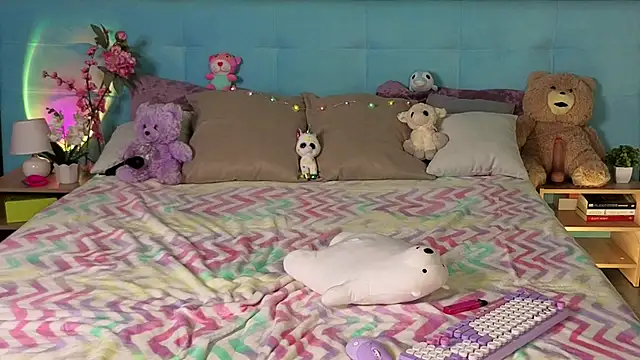 Aurora Bennet online show from November 27, 11:07 pm