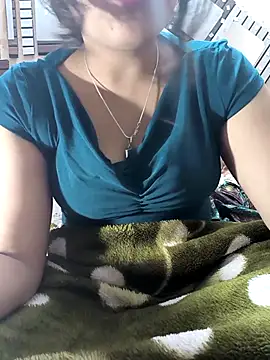 queenbuggi online show from May 31, 4:25 pm