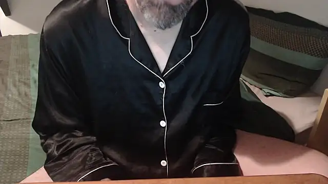 idiotpig66 online show from March 8, 4:50 pm