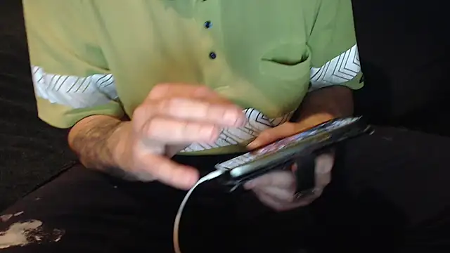 idiotpig66 online show from September 15, 9:20 am