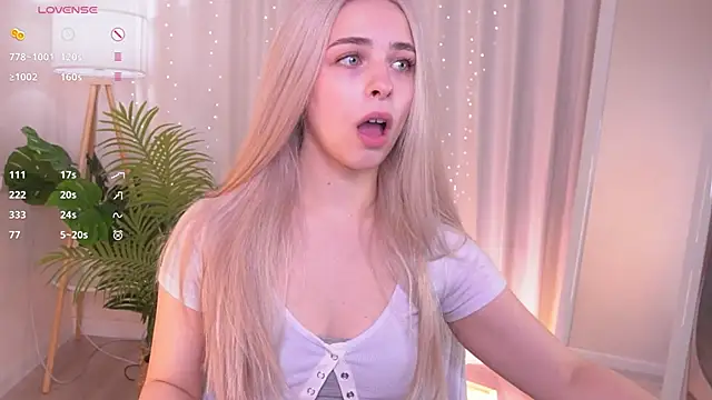 ShinyBarbie online show from December 4, 6:55 am