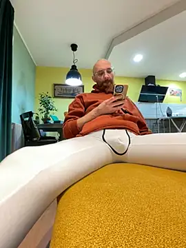 smint06 online show from October 30, 4:19 pm