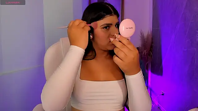 PauliinaBelle  online show from May 4, 1:40 pm