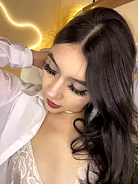 Zoe Serrat online show from December 15, 12:53 pm