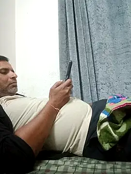 vardh033 online show from March 22, 2:42 pm