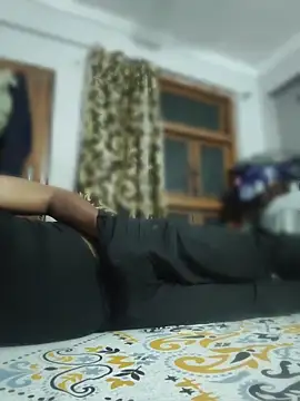 vardh033 online show from April 2, 12:58 pm