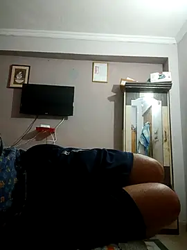 vardh033 online show from April 5, 8:33 am