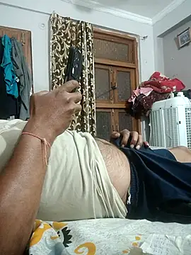 vardh033 online show from April 14, 4:18 am