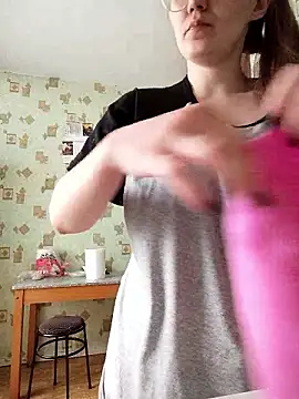 Snapshot of AlisaWyn chatting on January 15, 7:13 am AlisaWyn online show from January 15, 7:13 am