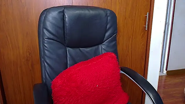 melikaronit2 online show from December 5, 5:09 pm