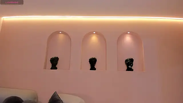 LeahNovac online show from October 25, 11:29 am