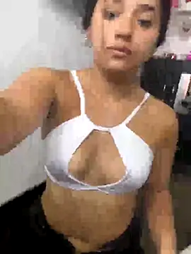 Luciaparker03 online show from October 31, 3:13 pm