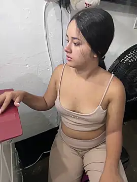 Luciaparker03 online show from April 13, 2:00 pm