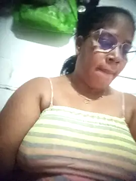 Snapshot of Big_ass_submissive chatting on February 10, 1:43 am Big ass submissive online show from February 10, 1:43 am