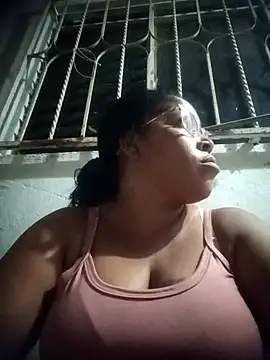 Snapshot of Big_ass_submissive chatting on February 19, 12:39 am Big ass submissive online show from February 19, 12:39 am