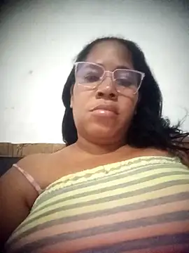 Snapshot of Big_ass_submissive chatting on February 21, 1:06 am Big ass submissive online show from February 21, 1:06 am