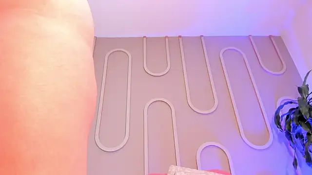  miss mia online show from June 19, 11:58 am