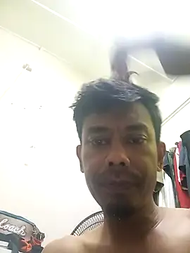 Snapshot of nizam69 chatting on September 27, 8:30 am nizam69 online show from September 27, 8:30 am