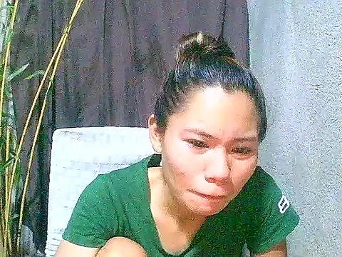 Snapshot of Sweeetgurll chatting on May 4, 12:01 pm Sweeetgurll online show from May 4, 12:01 pm