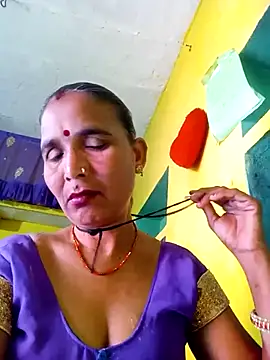 Snapshot of Monika_thakurr chatting on September 18, 8:38 am Monika thakurr online show from September 18, 8:38 am