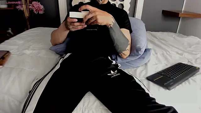 Mr Klein 69 online show from December 14, 1:11 am